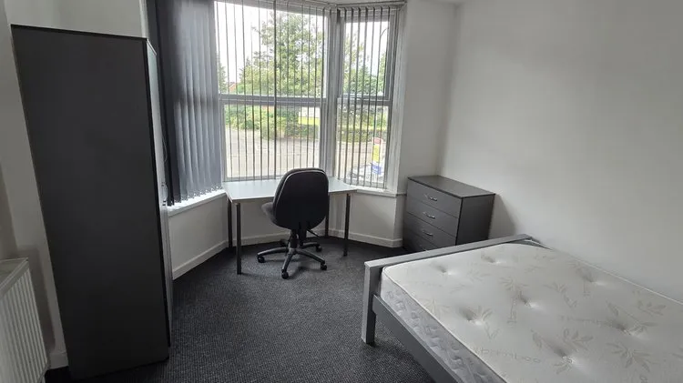 112 Lenton Boulevard // 7 Bed Student House NG7 2BZ - Thumbnail 7